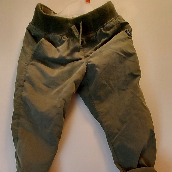 Kids 4T - 6T hoodie with army green pants - Picture 5 of 7
